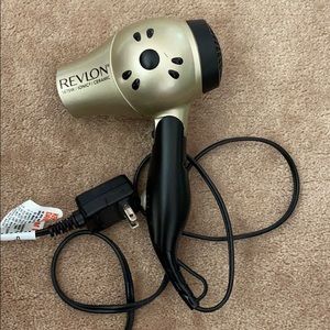 FINAL SALE Revlon ༄ Travel-Size Blow Dryer